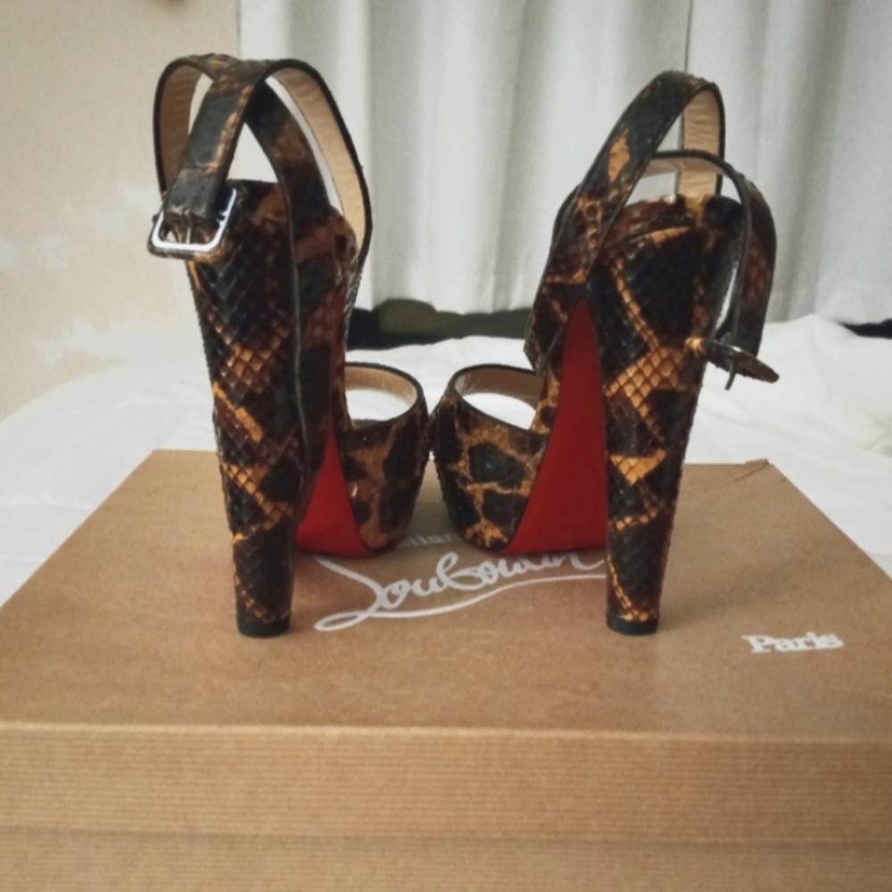 SOLD 💋 Christian Louboutin exotic Python open toe, platform high heel sandal - Picture 4 of 9